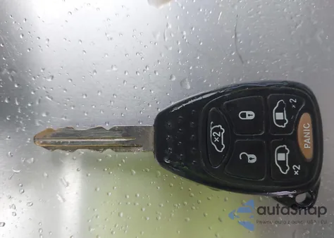 2006 Chrysler Town & Country Touring z USA, uszkodzony, nr VIN 2A8GP54L26R808465